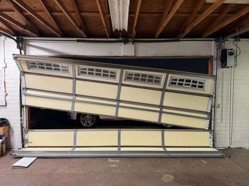 Garage door repair service in the Inland Empire, California