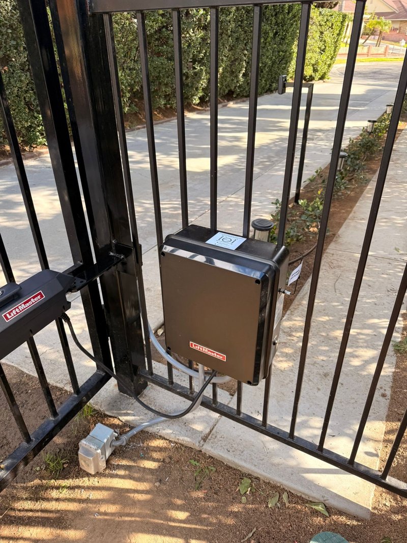 Garage and Gate Service in Chino Hills, Electric Gate Motor Setup, 24/7 Garage Door and Gate Services LLC, Inland Empire CA